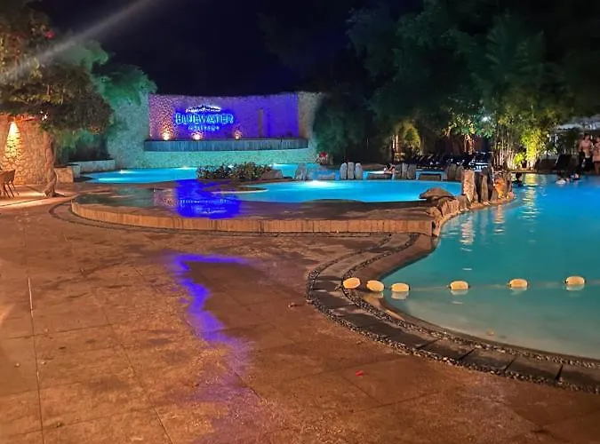 5 Min Walk To Famous Blue Water And Tourist Area *